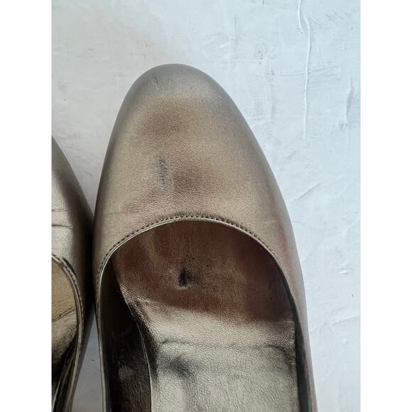 GUCCI Leather Champagne Gold Round Toe Black Low Heel Pump Shoes Size 8 Narrow - Picture 11 of 12